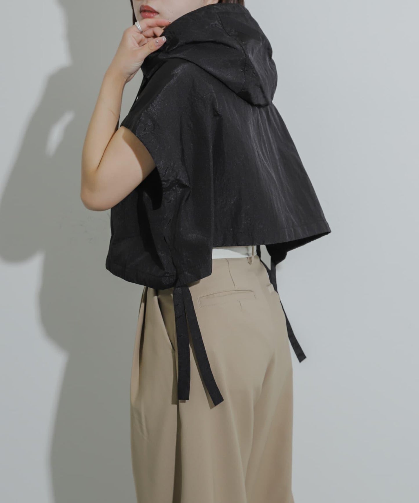 Uiscel 尼龍短款連帽衛衣