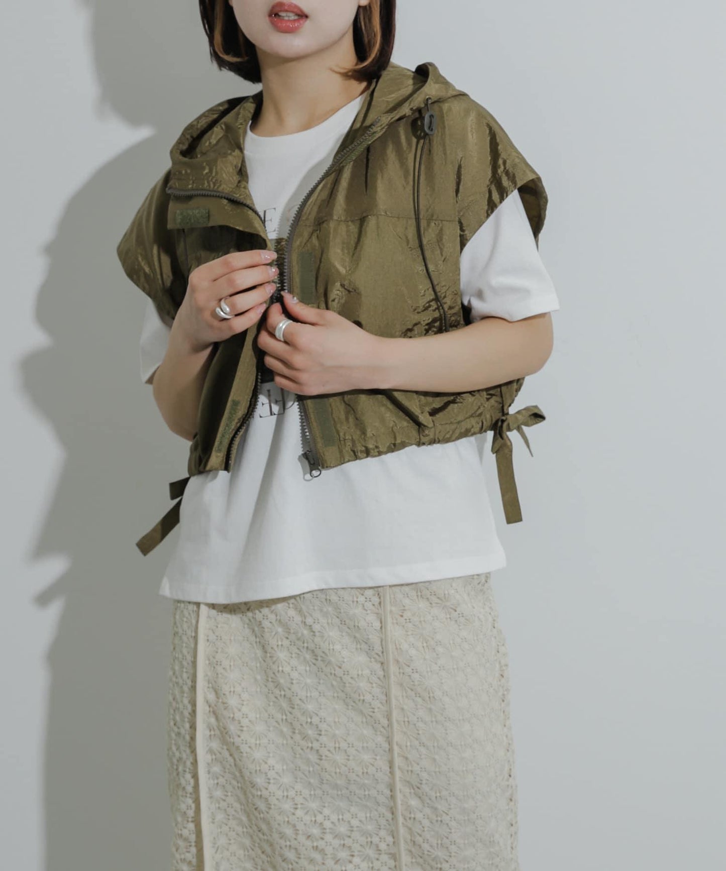 Uiscel 尼龍短款連帽衛衣