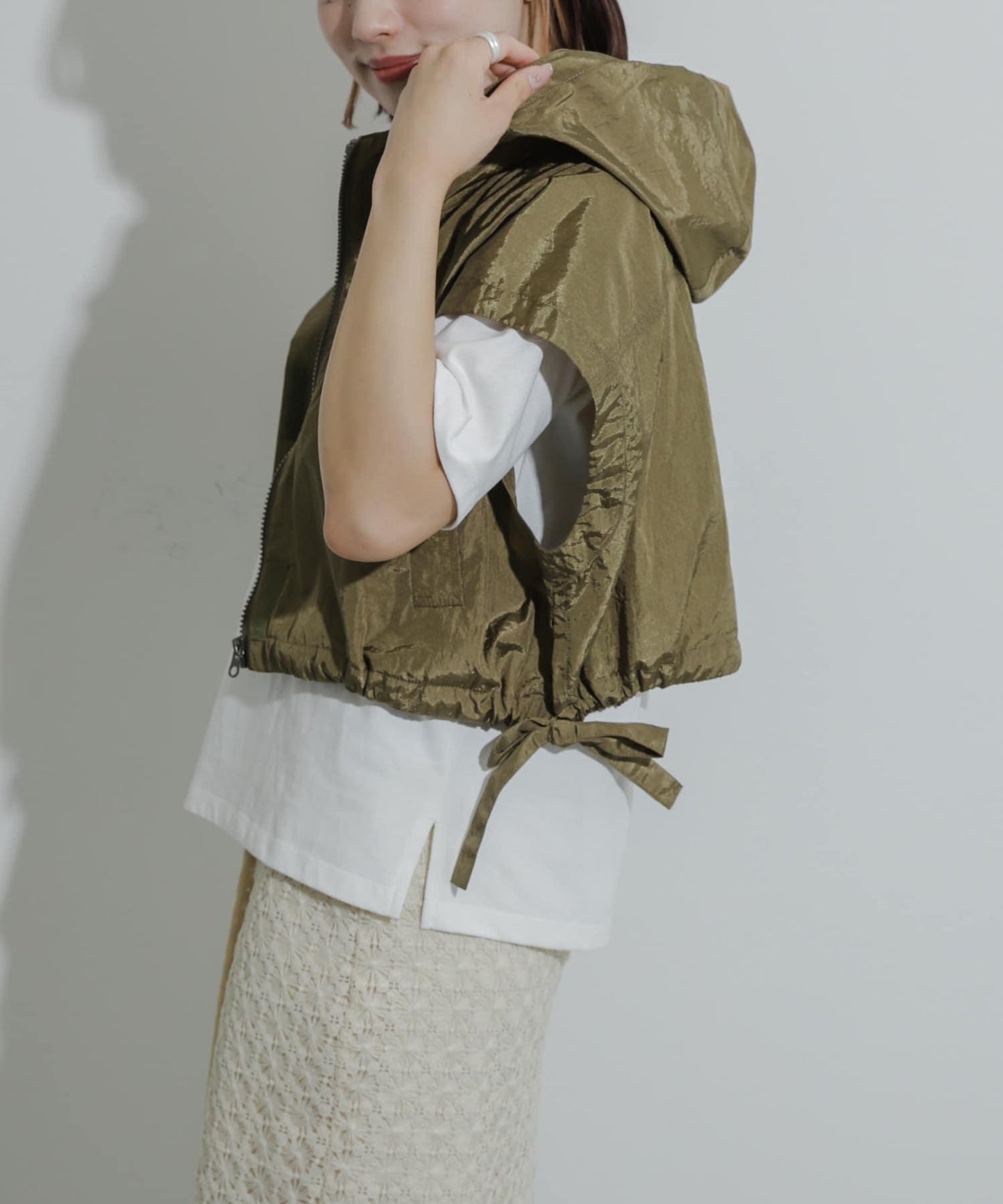 Uiscel 尼龍短款連帽衛衣