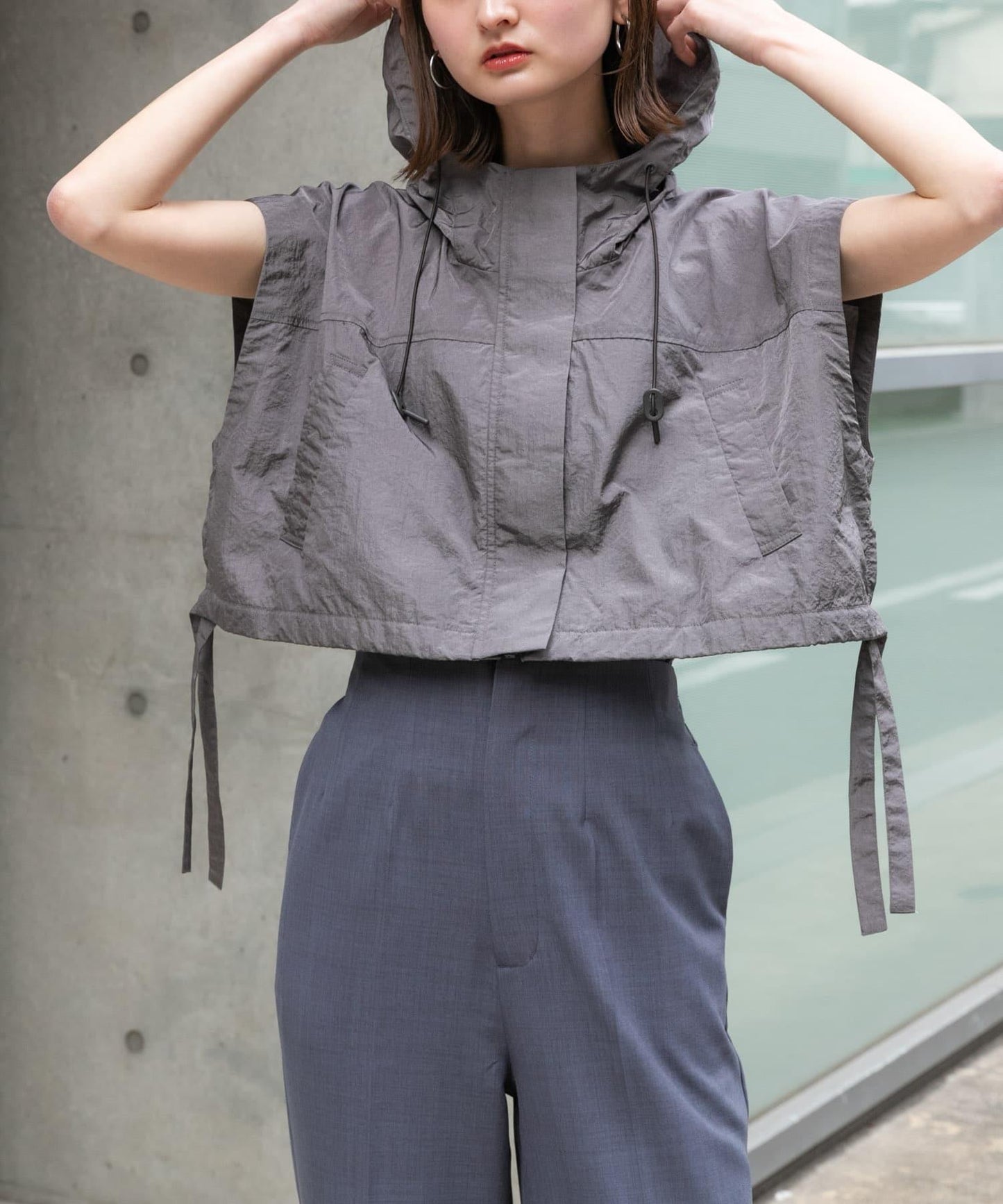 Uiscel 尼龍短款連帽衛衣