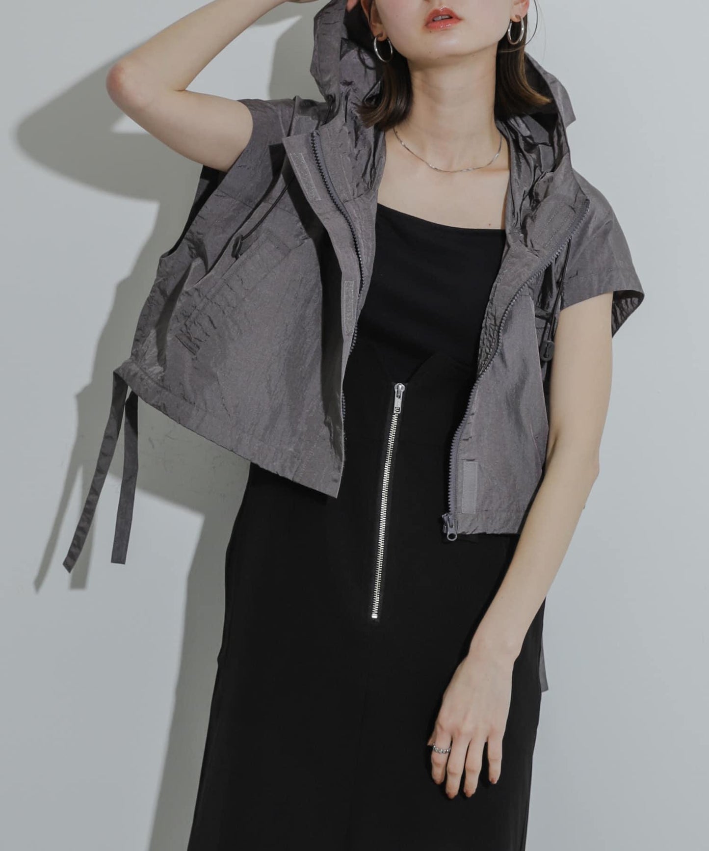 Uiscel 尼龍短款連帽衛衣