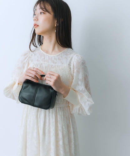 收腰褶皺連衣裙