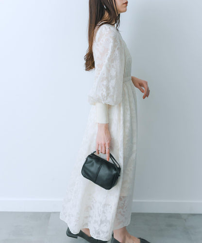 收腰褶皺連衣裙