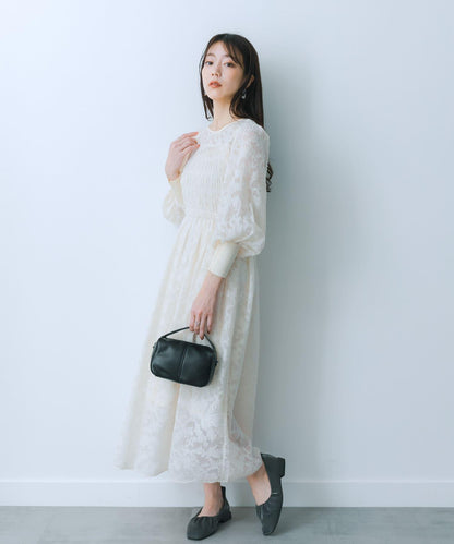 收腰褶皺連衣裙