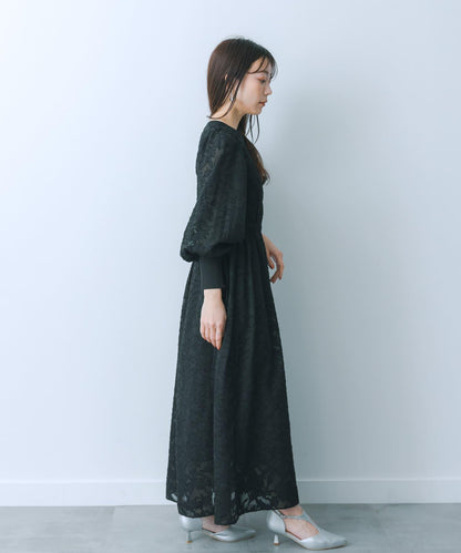 收腰褶皺連衣裙