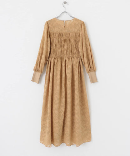 收腰褶皺連衣裙