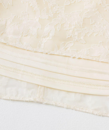 收腰褶皺連衣裙