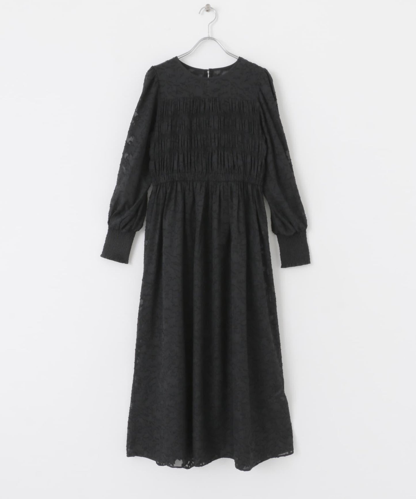 收腰褶皺連衣裙