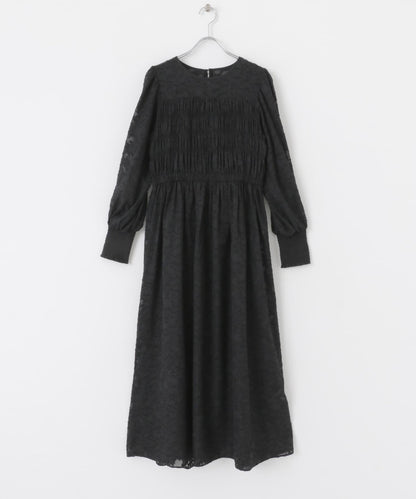 收腰褶皺連衣裙