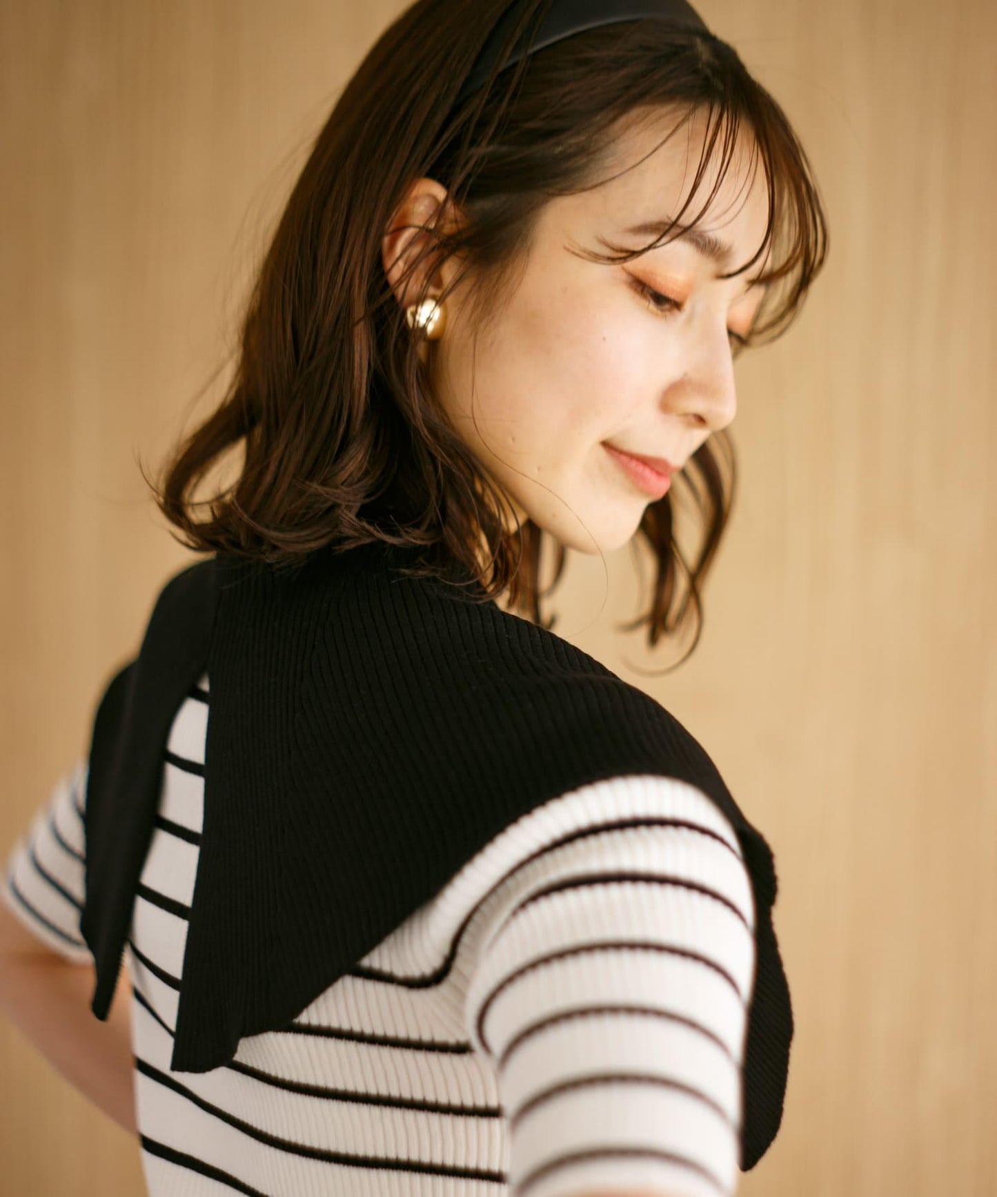 荷葉邊領口五分袖針織衫