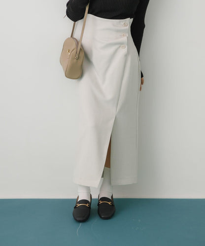 紐扣裝飾半身裙