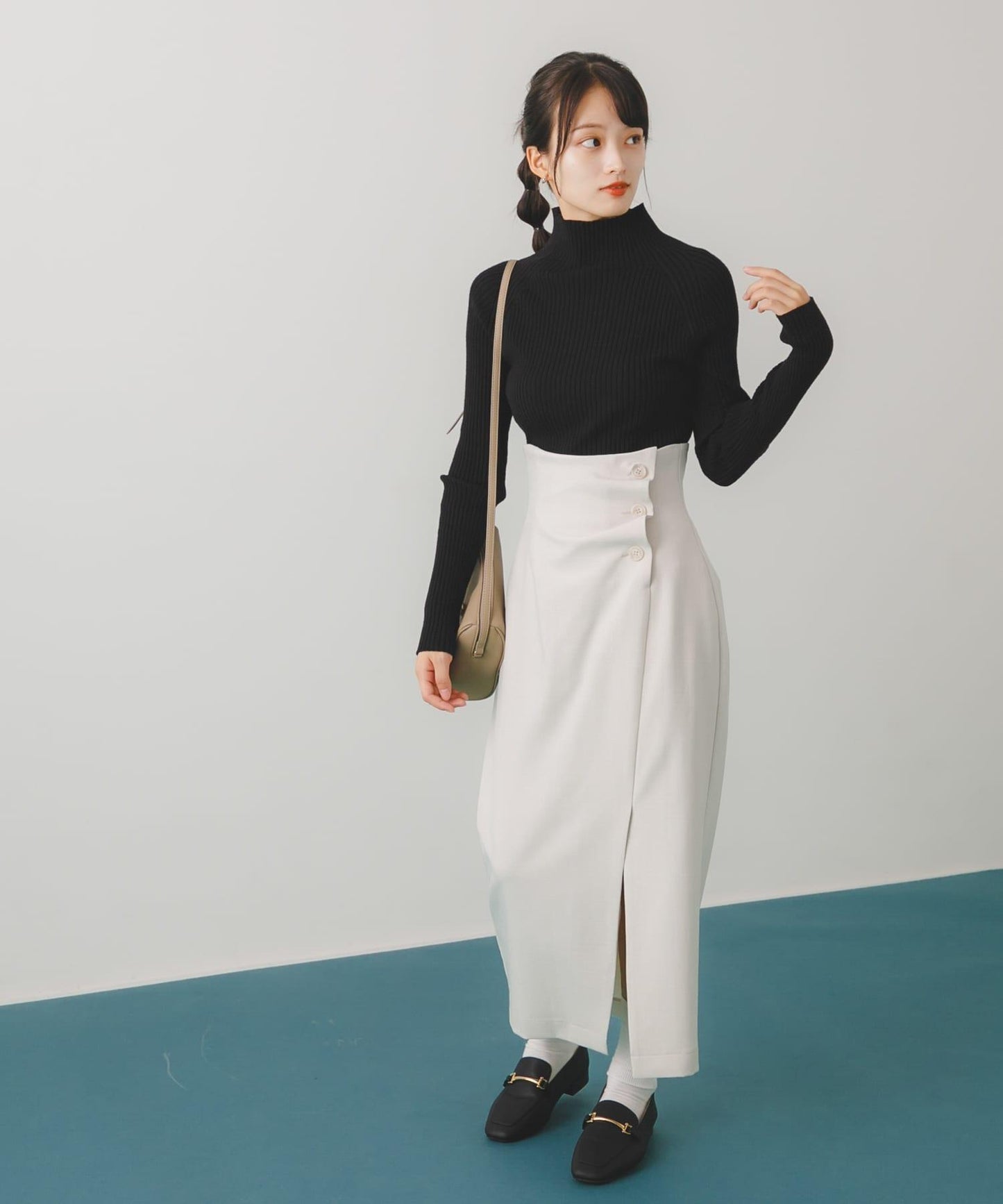 紐扣裝飾半身裙