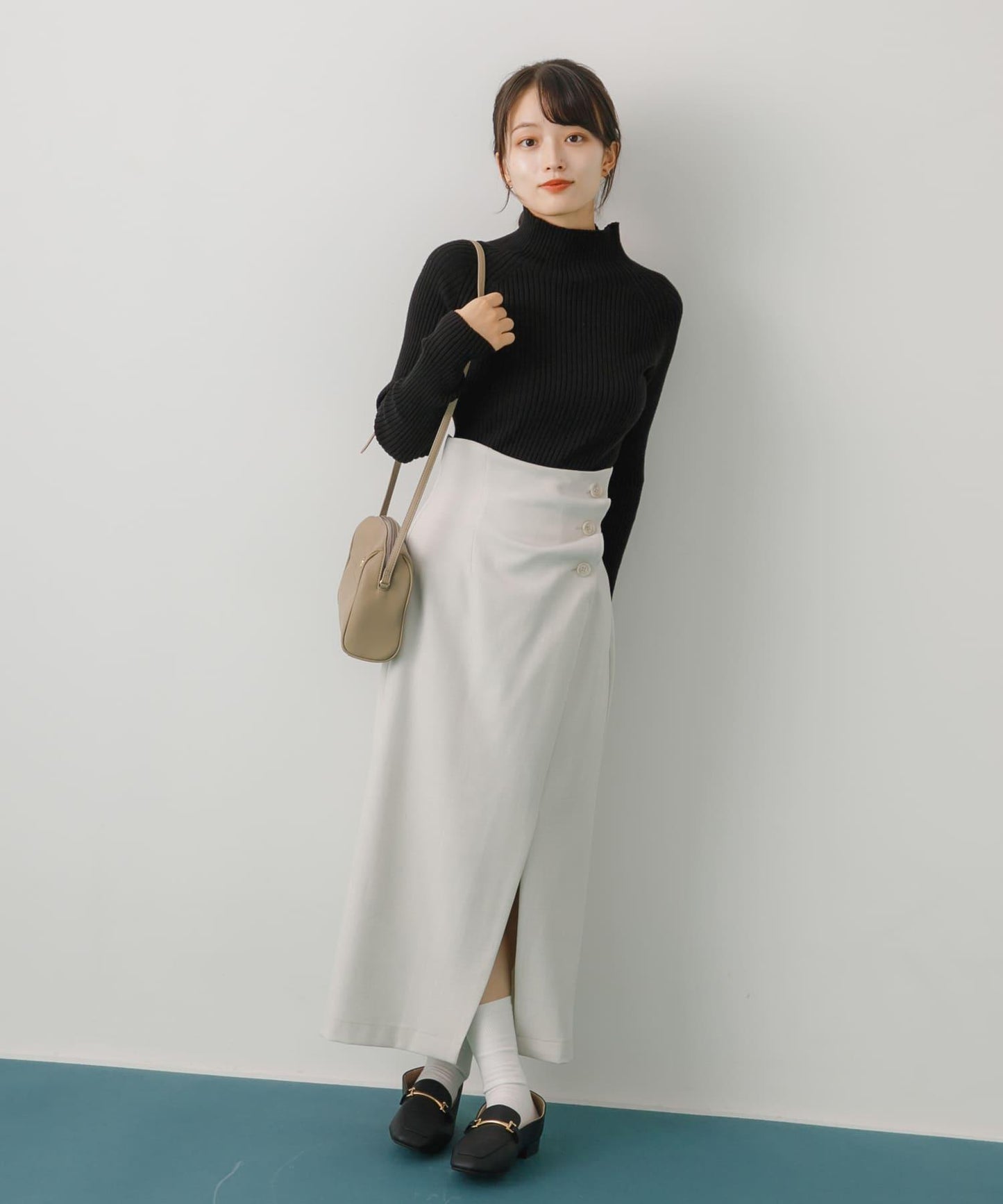 紐扣裝飾半身裙