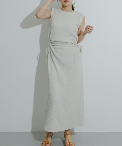 側邊開衩提花連衣裙