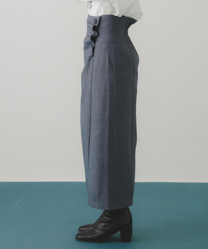 紐扣裝飾半身裙