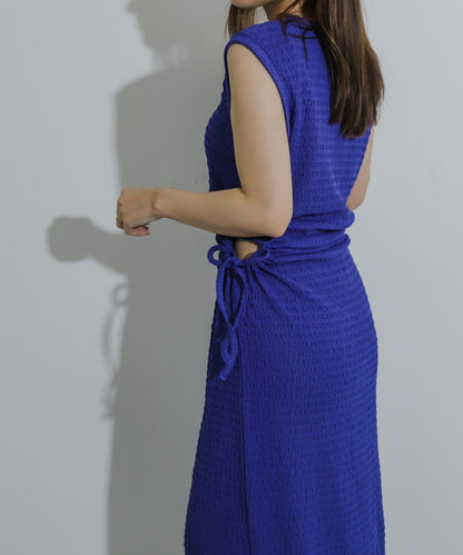 側邊開衩提花連衣裙