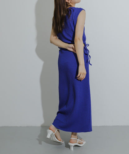 側邊開衩提花連衣裙