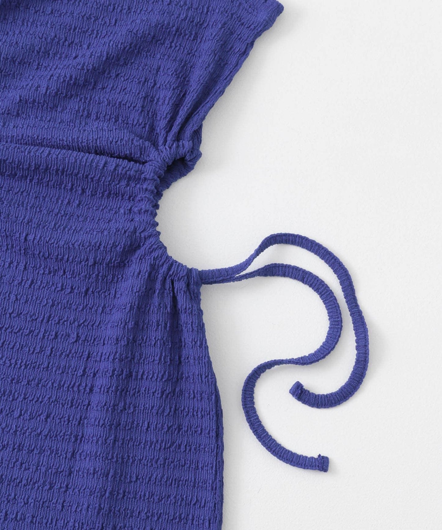 側邊開衩提花連衣裙