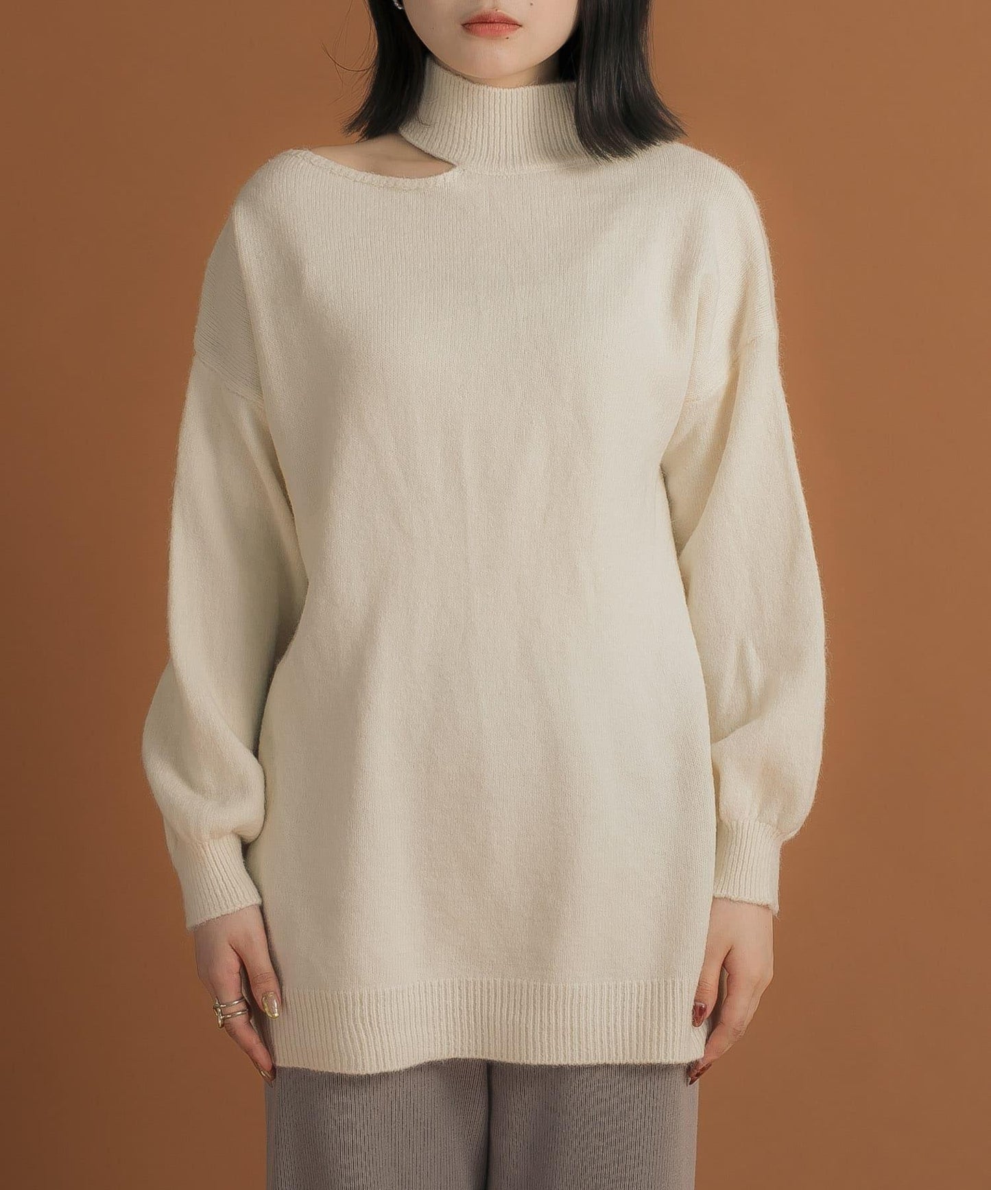 不對稱一字肩寬鬆針織衫