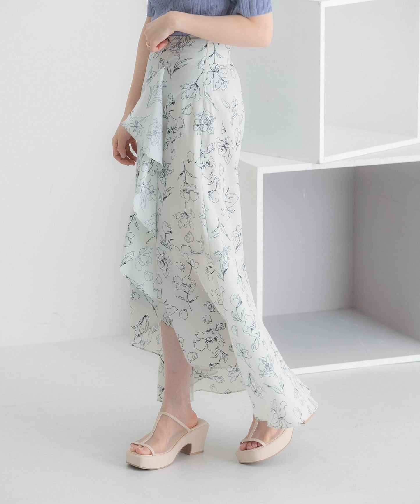 花卉印花荷葉邊半身裙