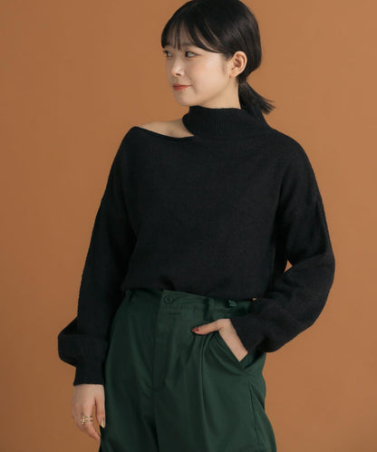 不對稱一字肩寬鬆針織衫