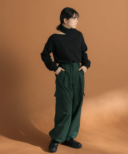 不對稱一字肩寬鬆針織衫