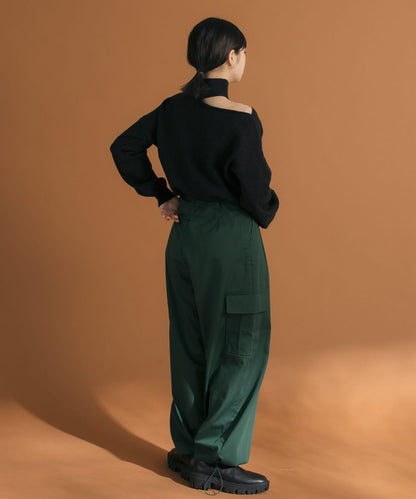 不對稱一字肩寬鬆針織衫