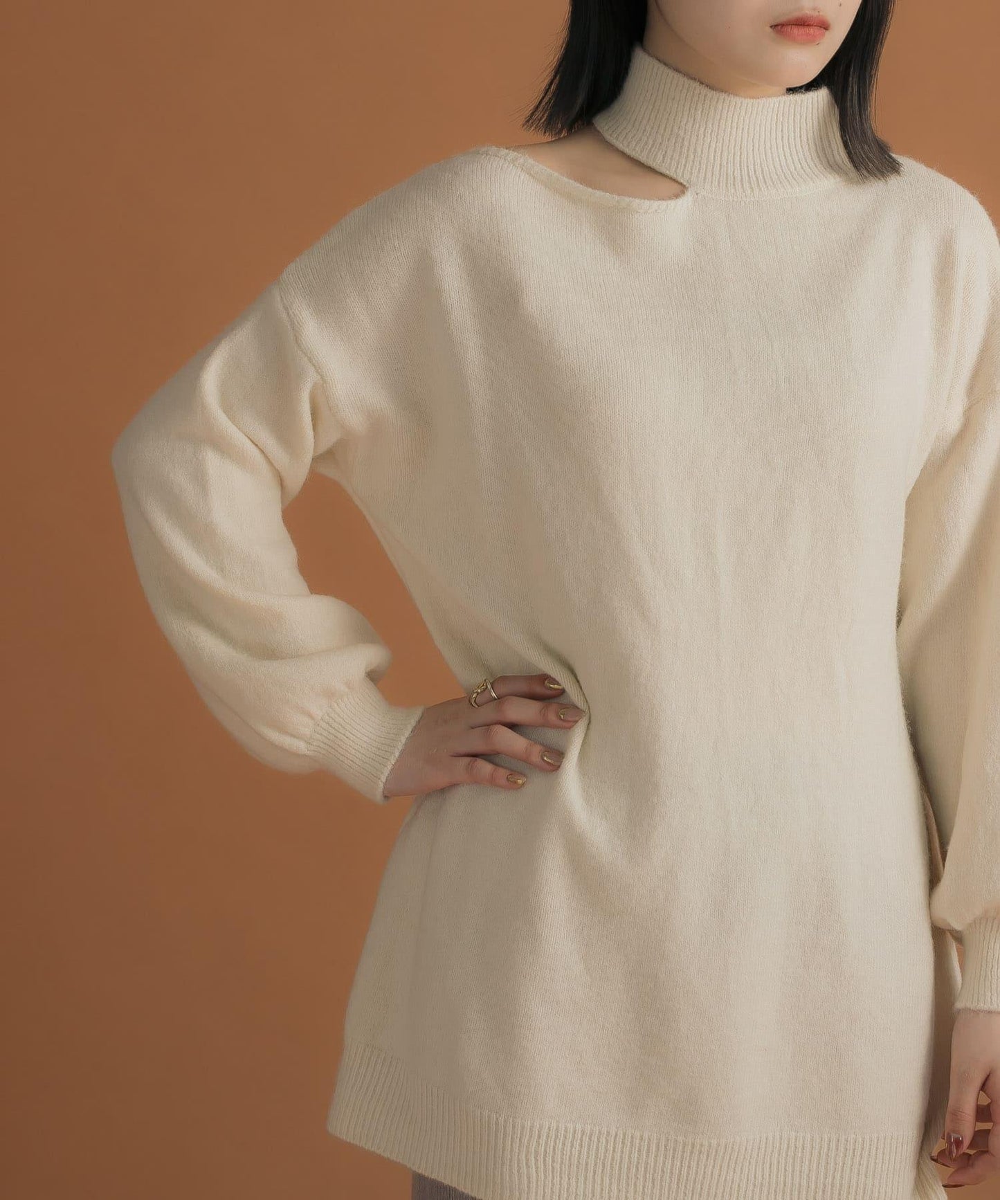 不對稱一字肩寬鬆針織衫