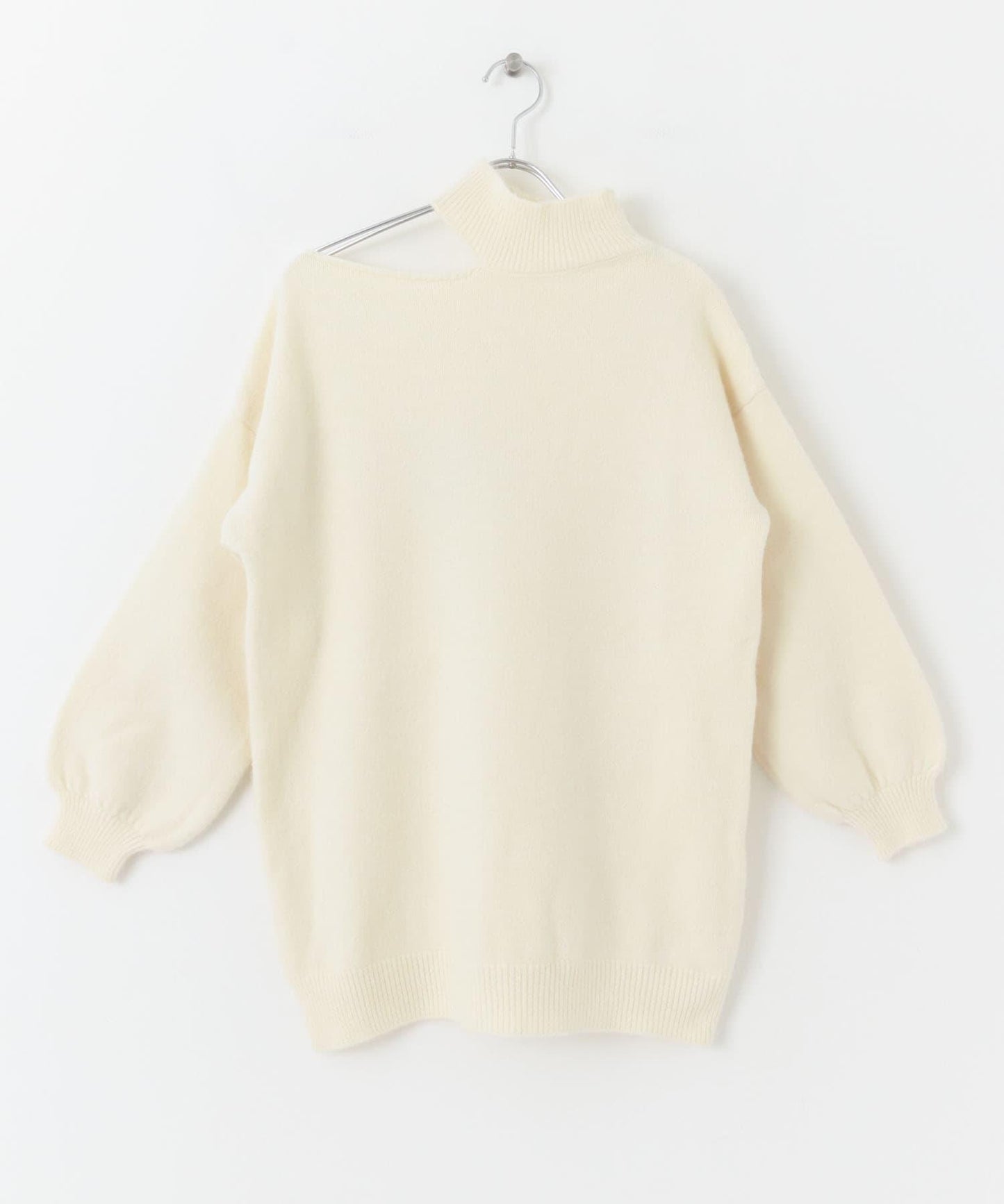 不對稱一字肩寬鬆針織衫