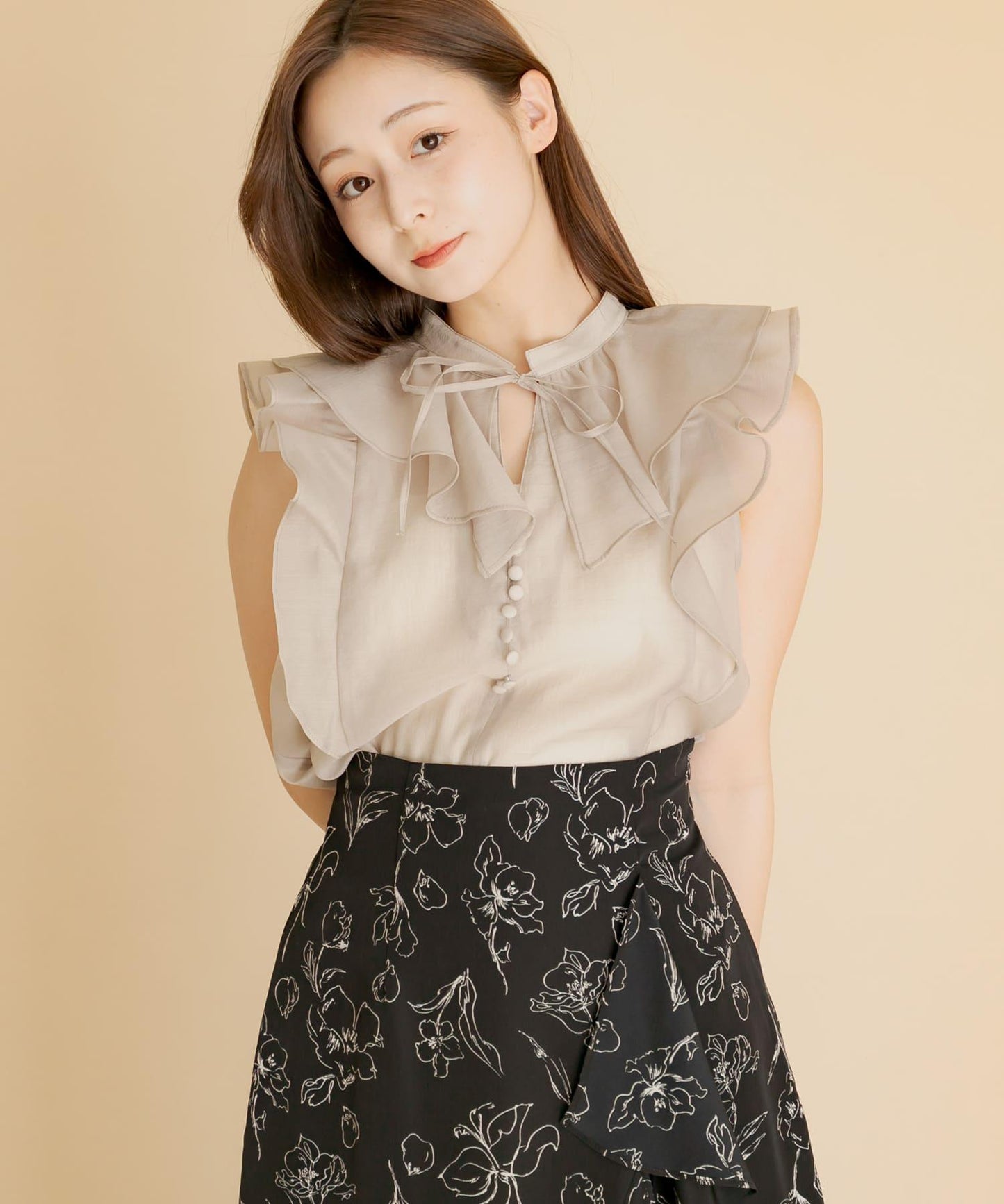 薄紗荷葉邊襯衫