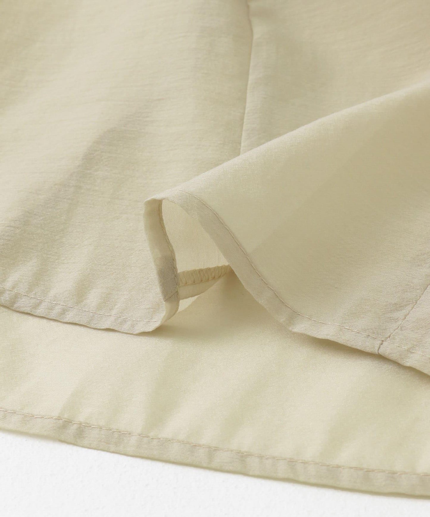 薄紗荷葉邊襯衫