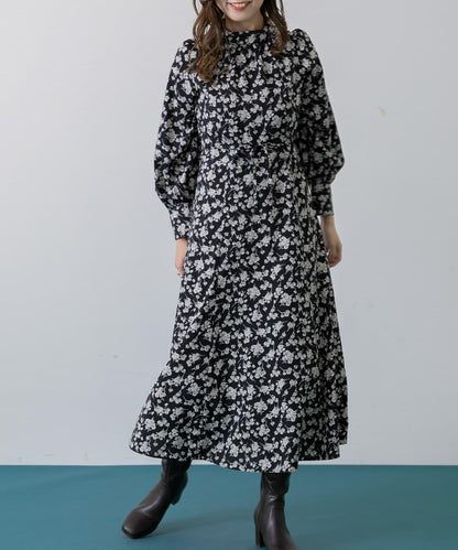 背部設計花卉連衣裙