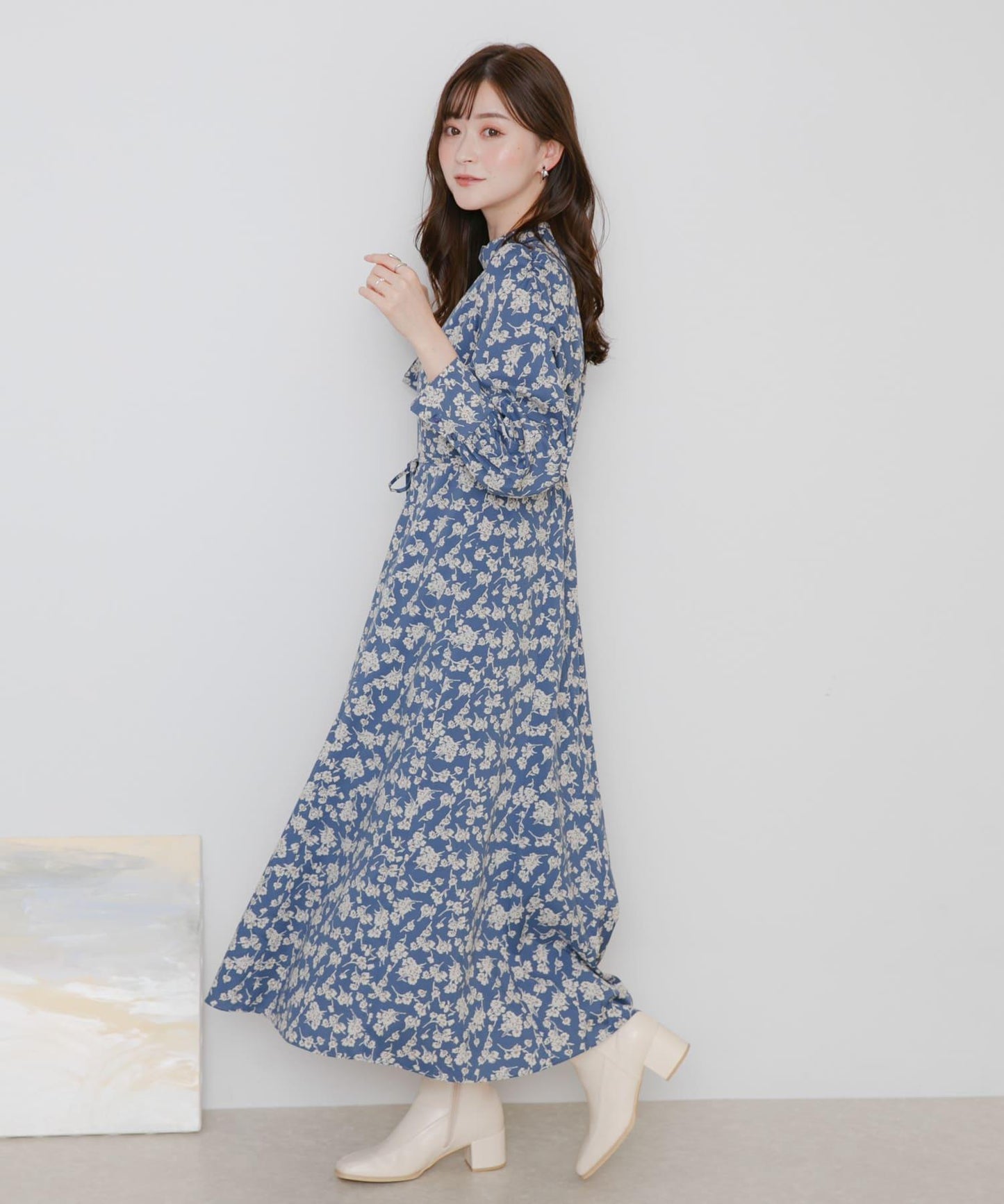 背部設計花卉連衣裙