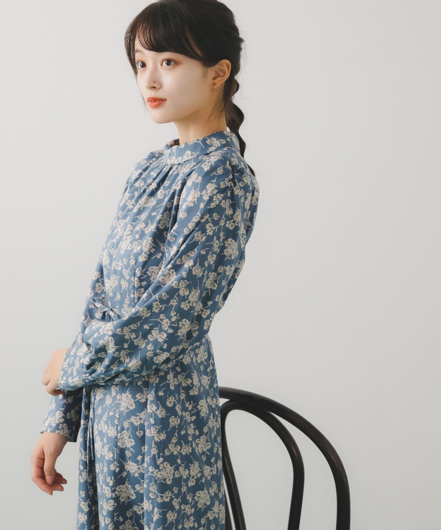 背部設計花卉連衣裙