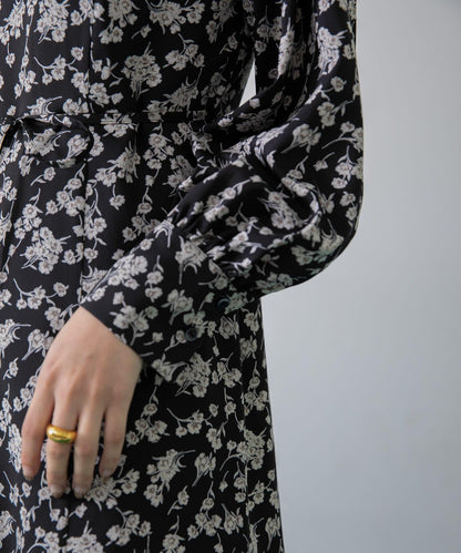 背部設計花卉連衣裙