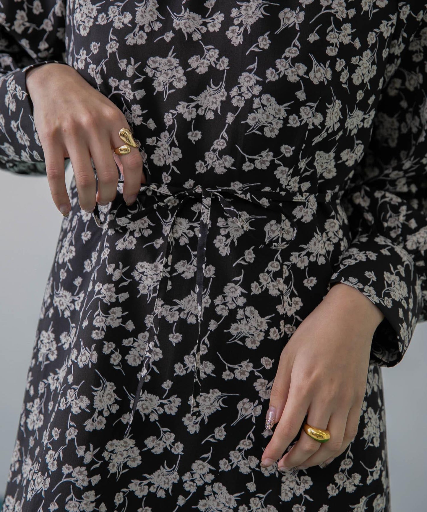 背部設計花卉連衣裙