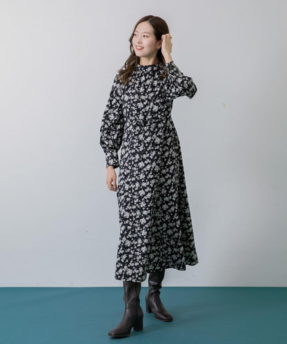 背部設計花卉連衣裙