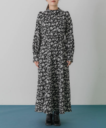 背部設計花卉連衣裙