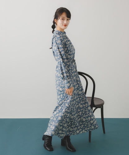 背部設計花卉連衣裙