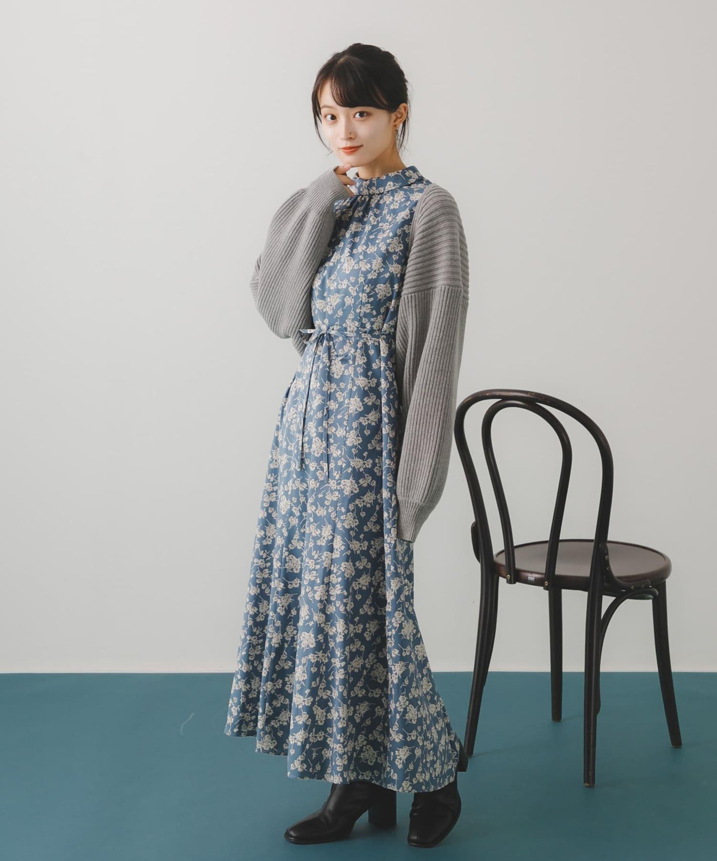 背部設計花卉連衣裙