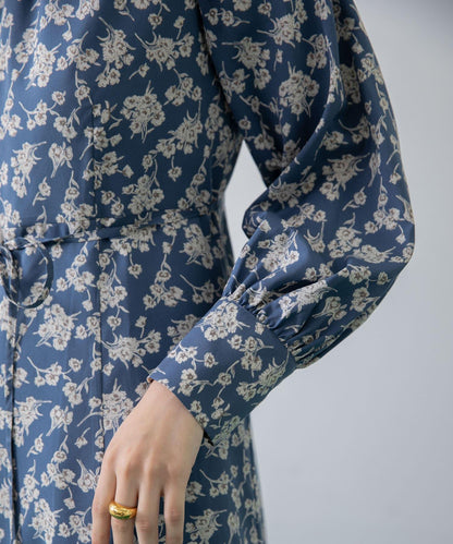 背部設計花卉連衣裙