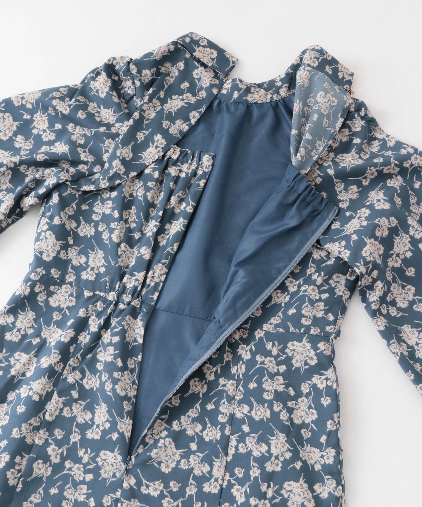 背部設計花卉連衣裙