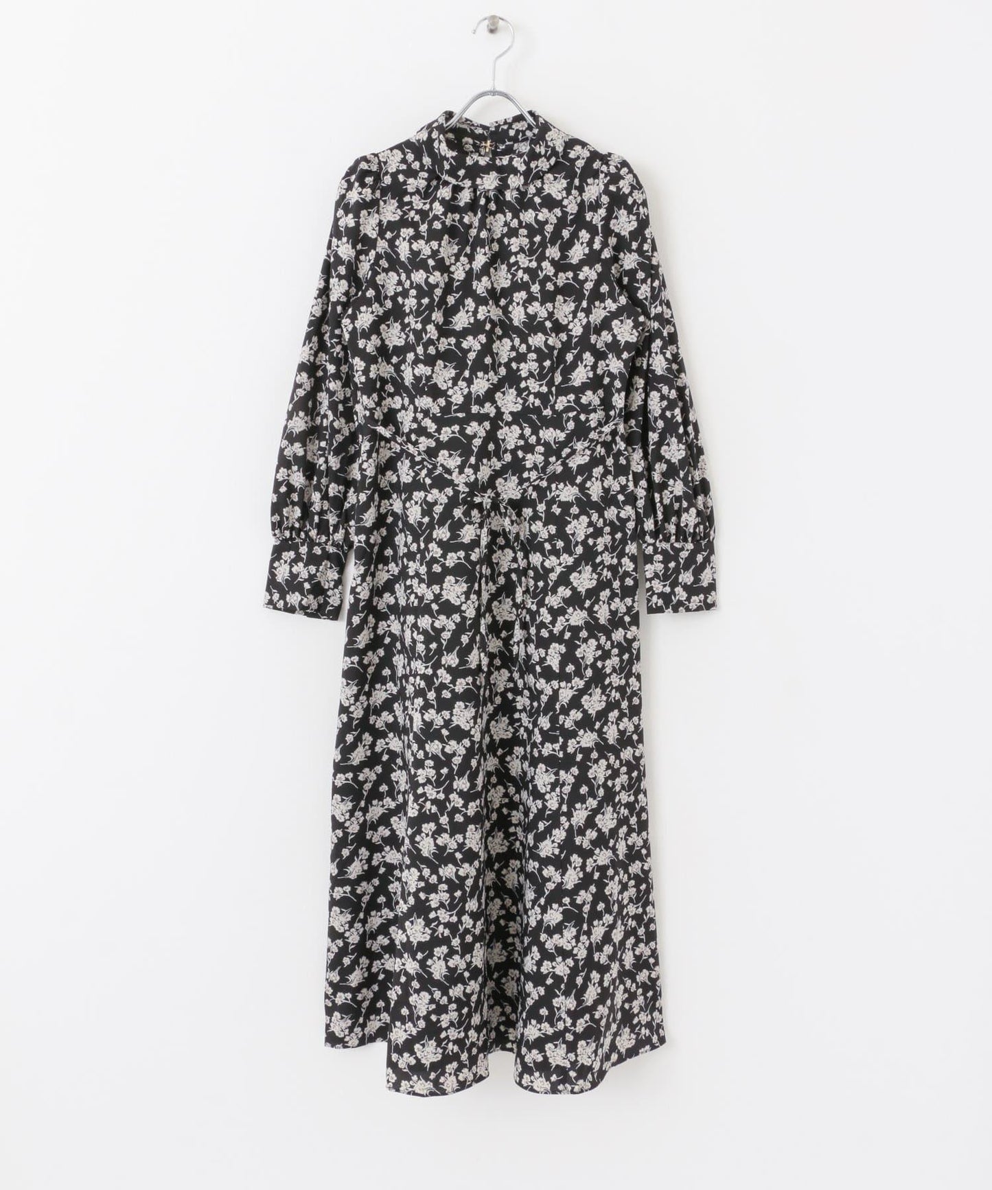 背部設計花卉連衣裙