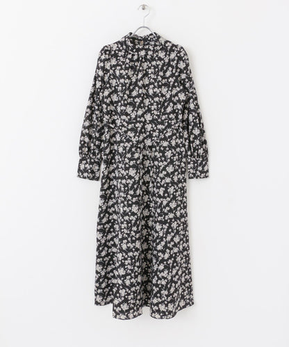 背部設計花卉連衣裙