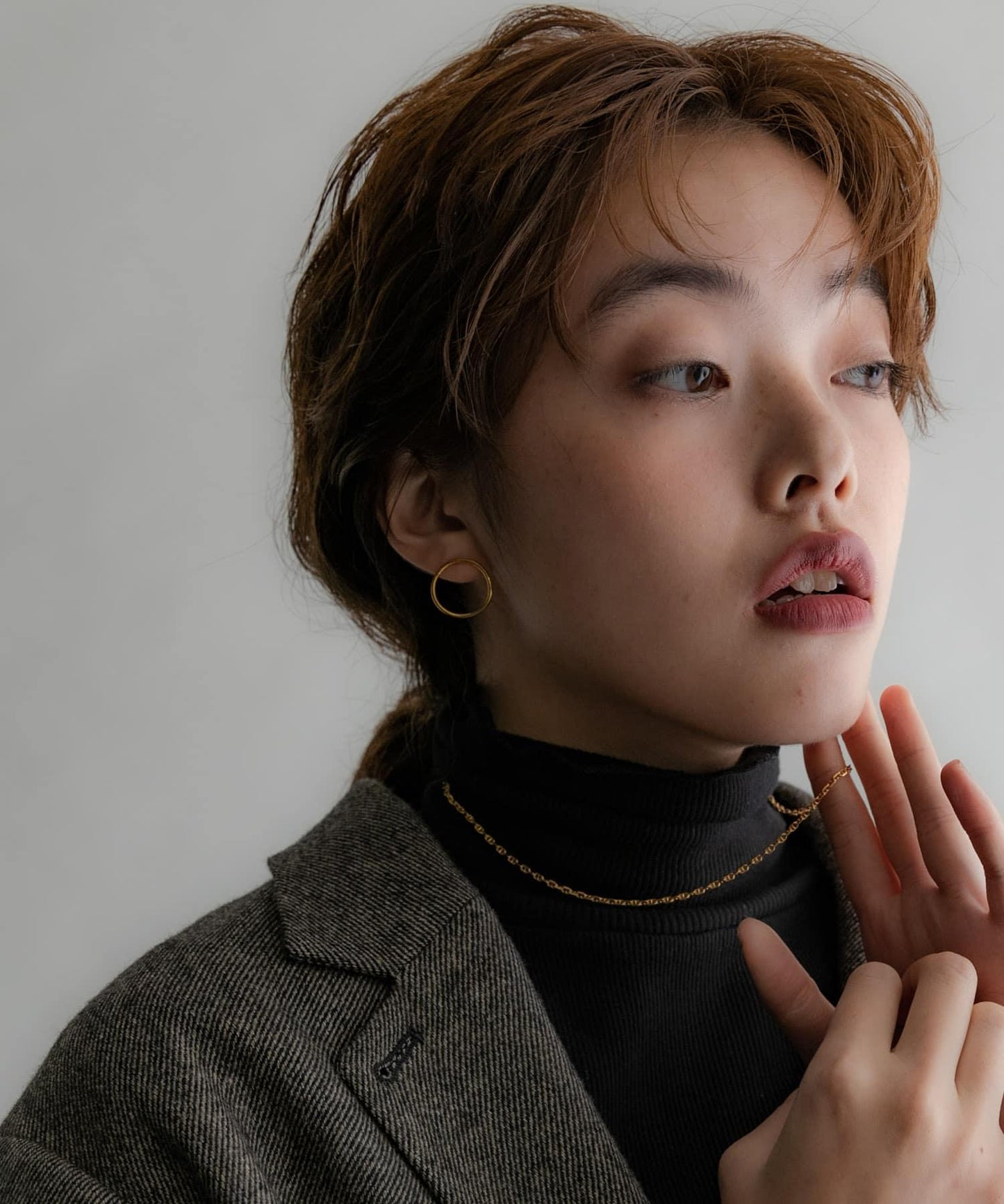 SMELLY so’彎曲圓環耳釘