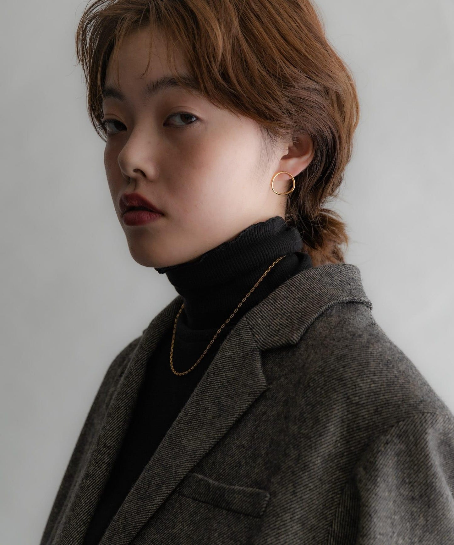 SMELLY so’彎曲圓環耳釘