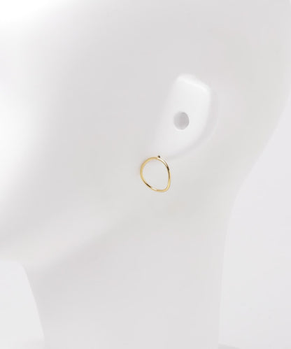 SMELLY so’彎曲圓環耳釘