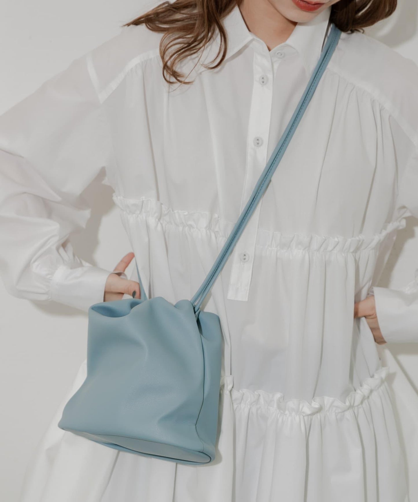 圓形束口單肩包