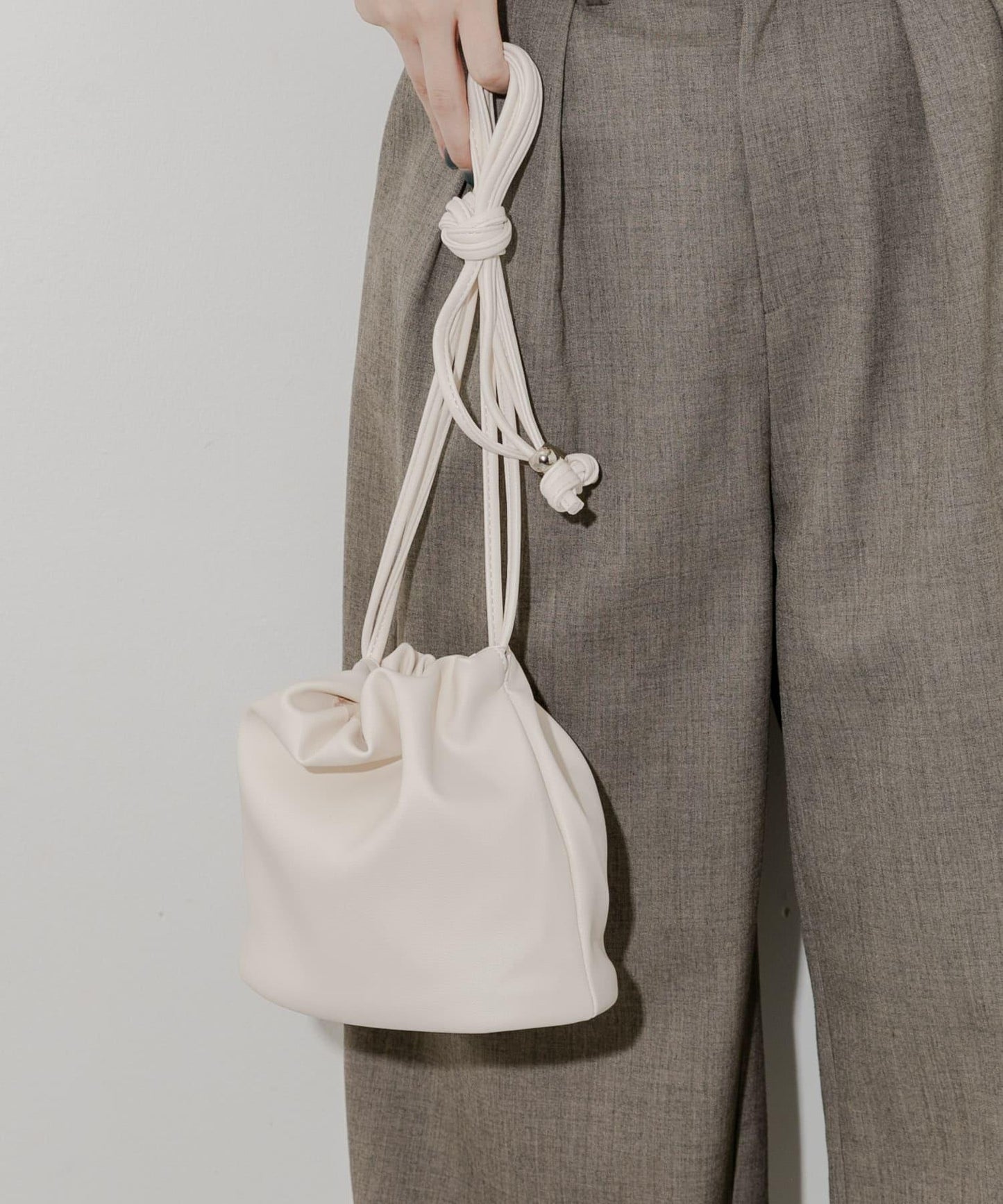 圓形束口單肩包