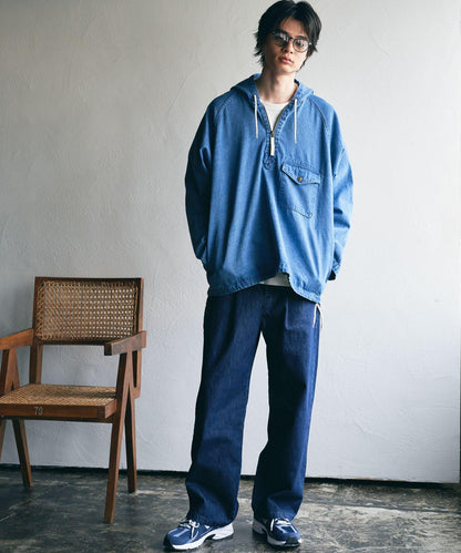 褶皺寬鬆牛仔褲